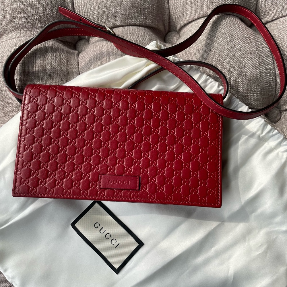 Authentic Gucci red embroidery bag. Brand new.